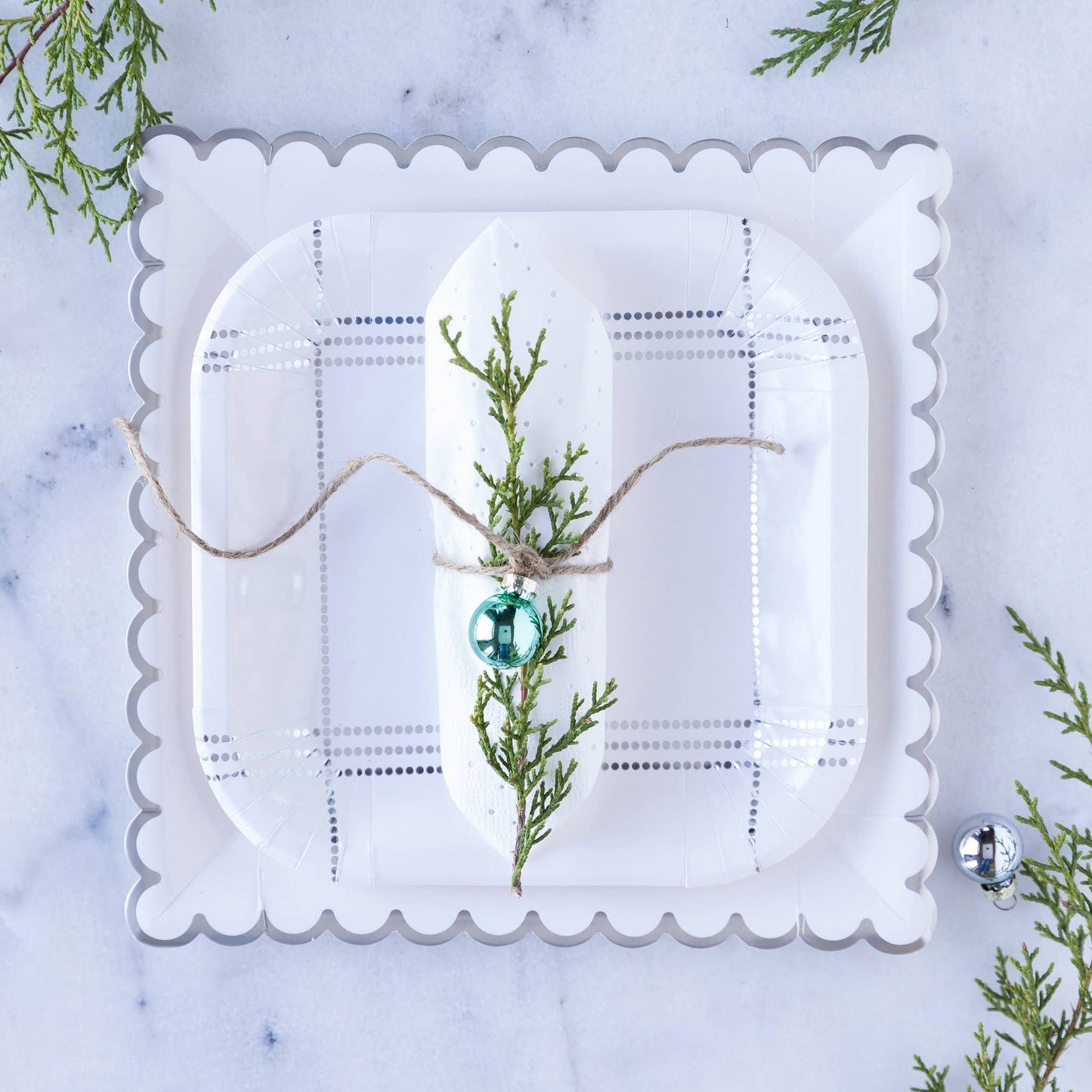 White Scalloped Disposable Plates - 9"
